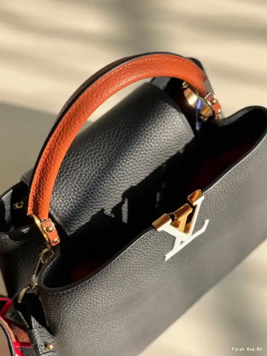 First bag MM LOUIS VUITTON CAPUCINES 0518